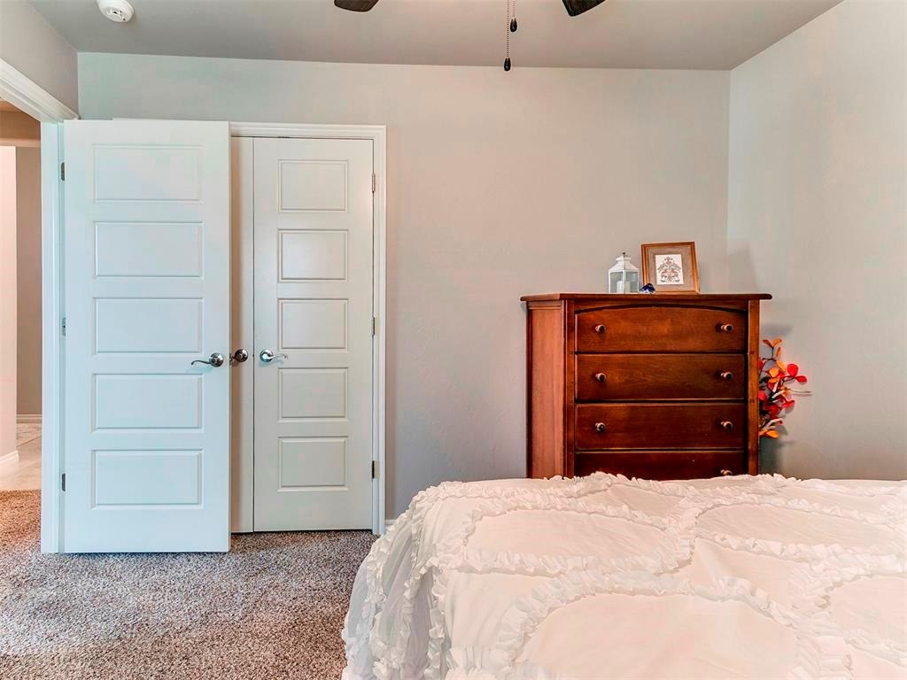 Oxnard St, Edmond, OK 73034