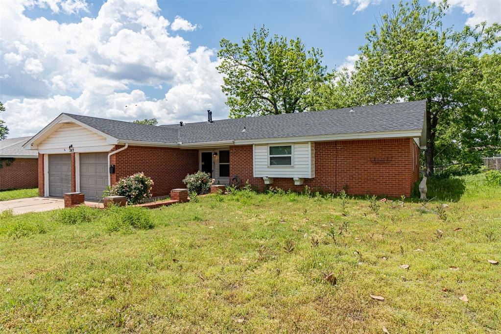 Eberle Dr, Moore, OK 73160 #1