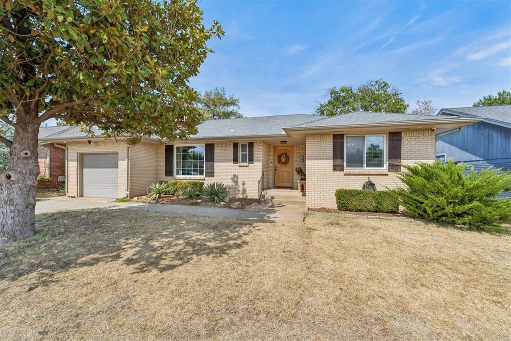 Huntleigh Dr, Oklahoma City, OK 73120