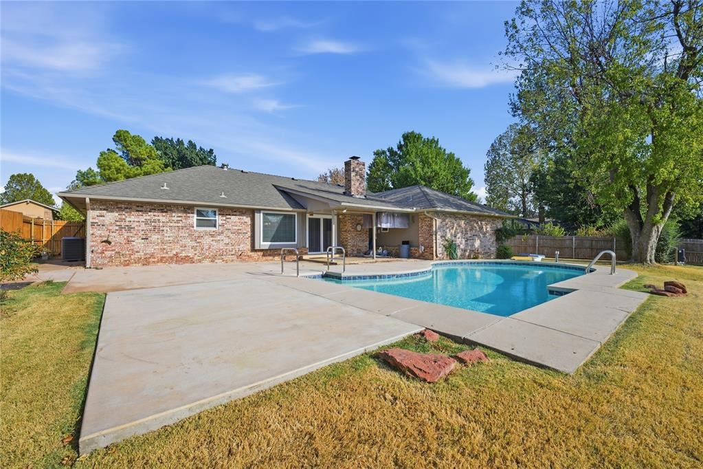 Choctaw Dr, Edmond, OK 73013