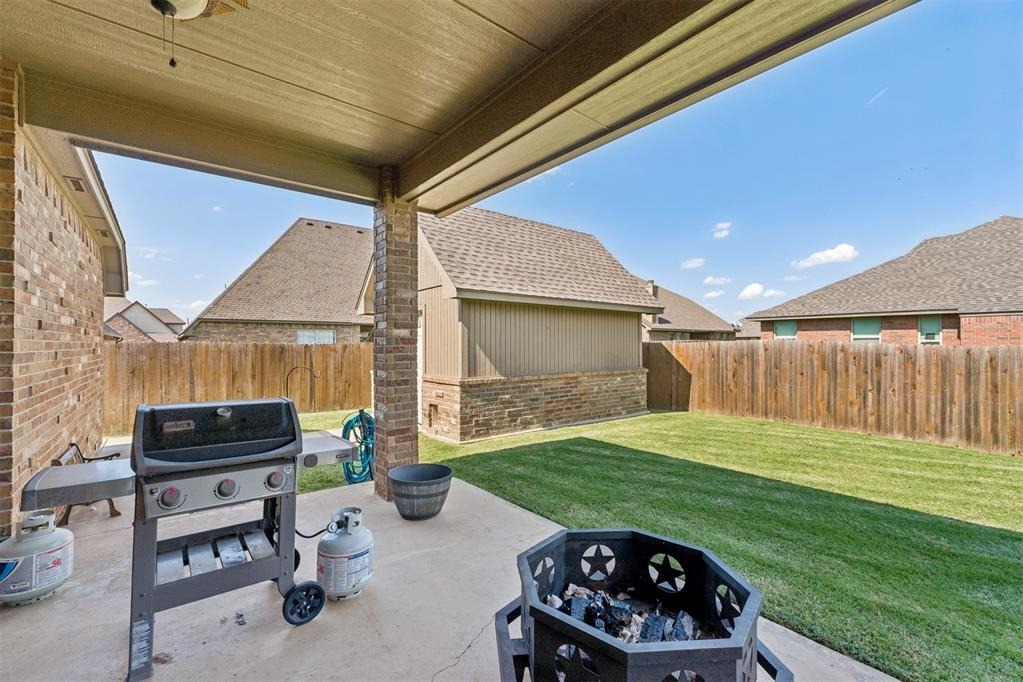 Cherry Point Ln, Yukon, OK 73099