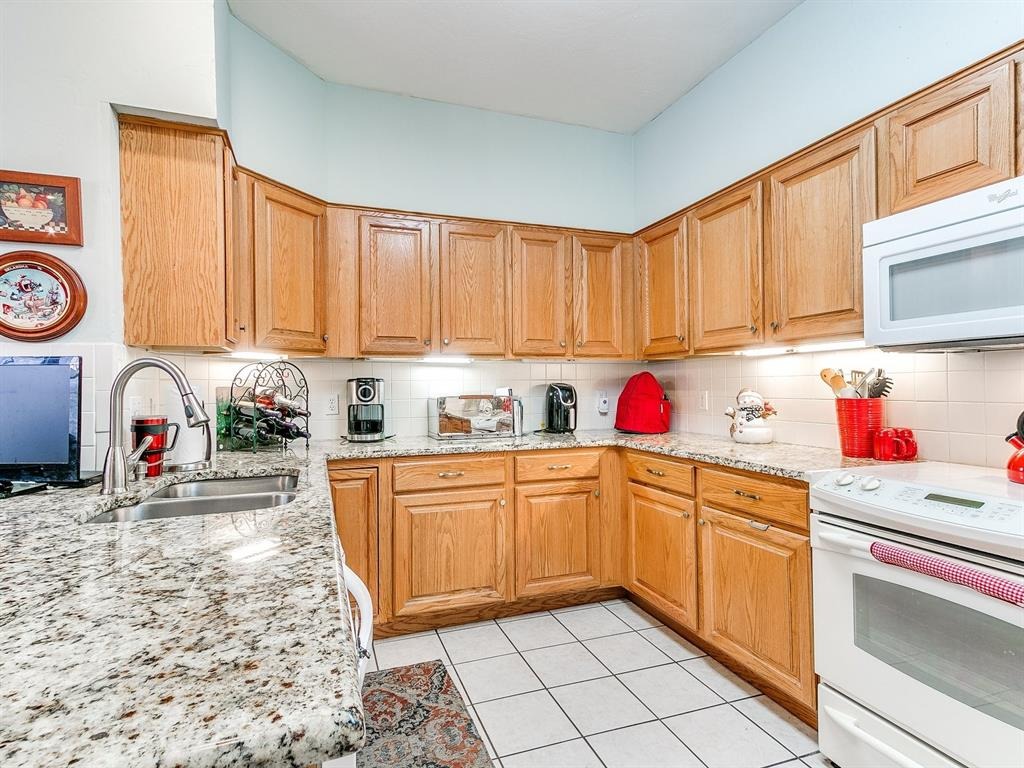 25th Pl, Oklahoma City, OK 73127 #1