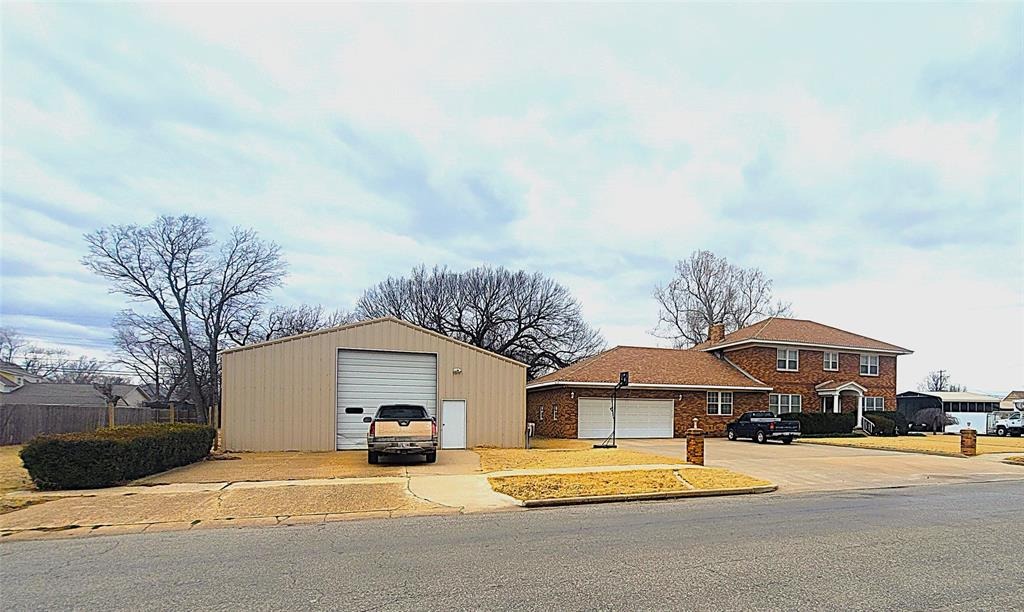Noble Ave, Watonga, OK 73772