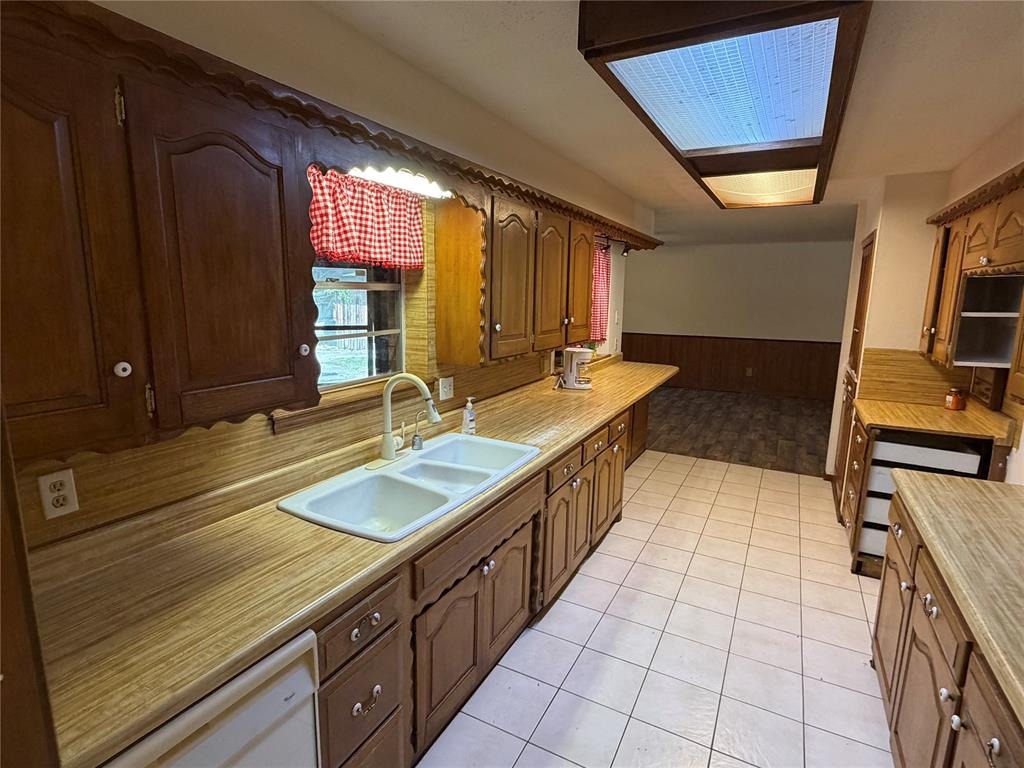 Burns St, Holdenville, OK 74848 #1