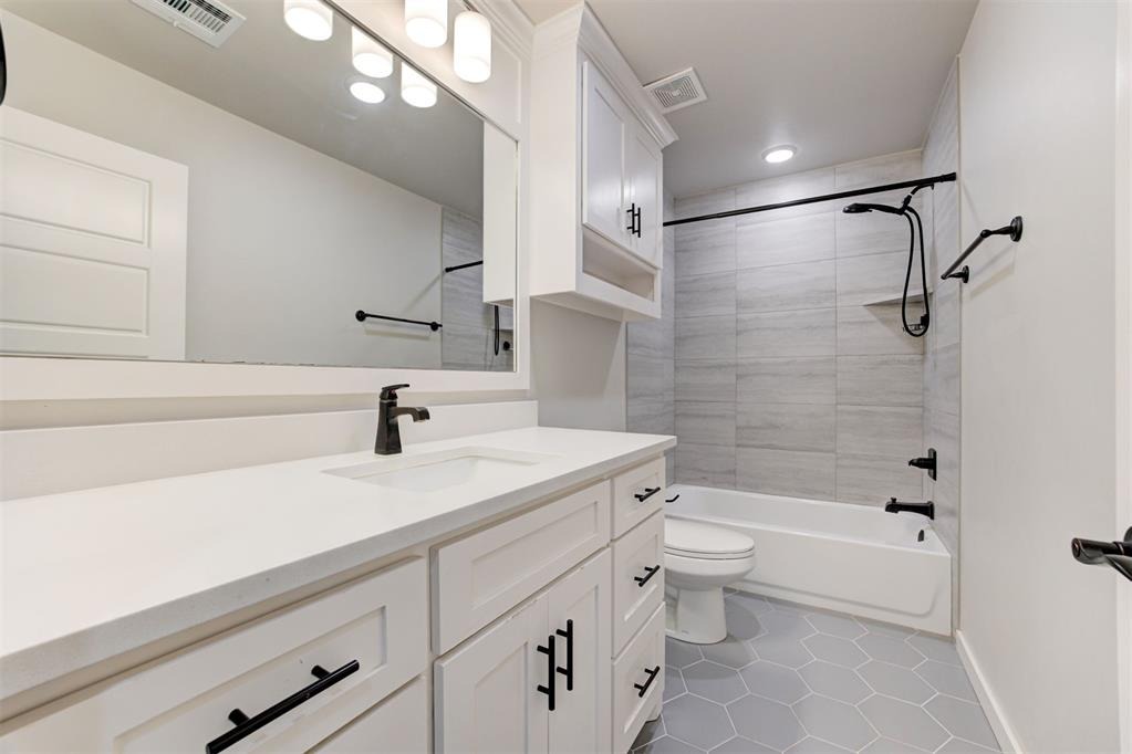 Macarthur Park Cir, Edmond, OK 73012 #1