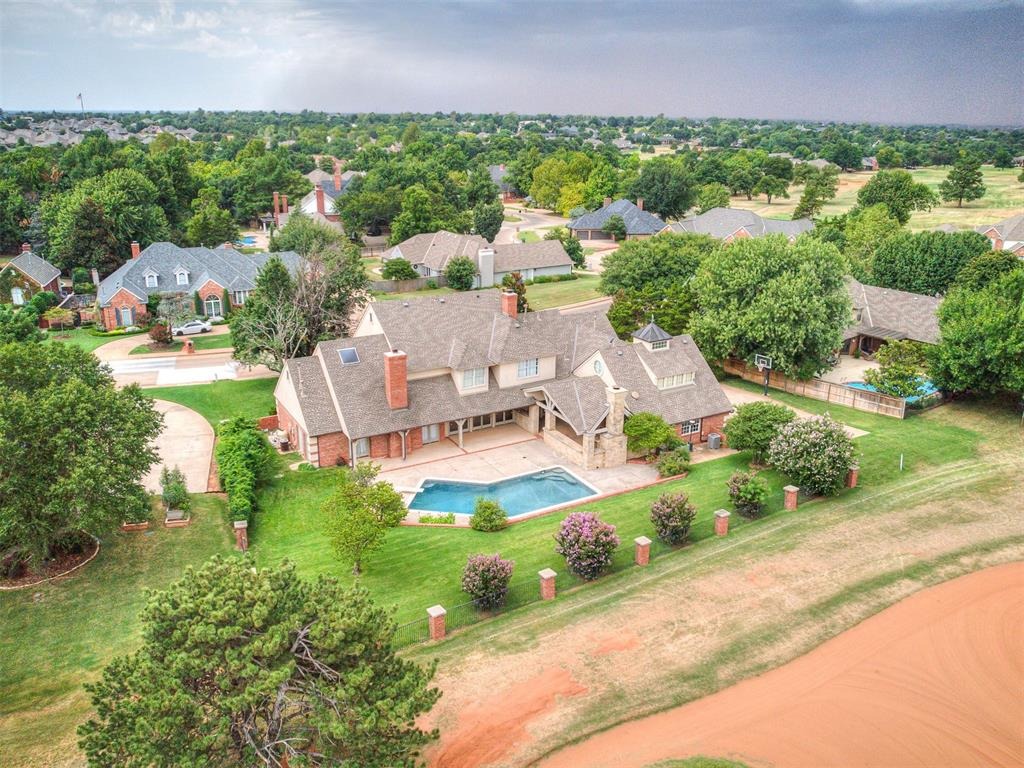 Country Club Dr, Edmond, OK 73025