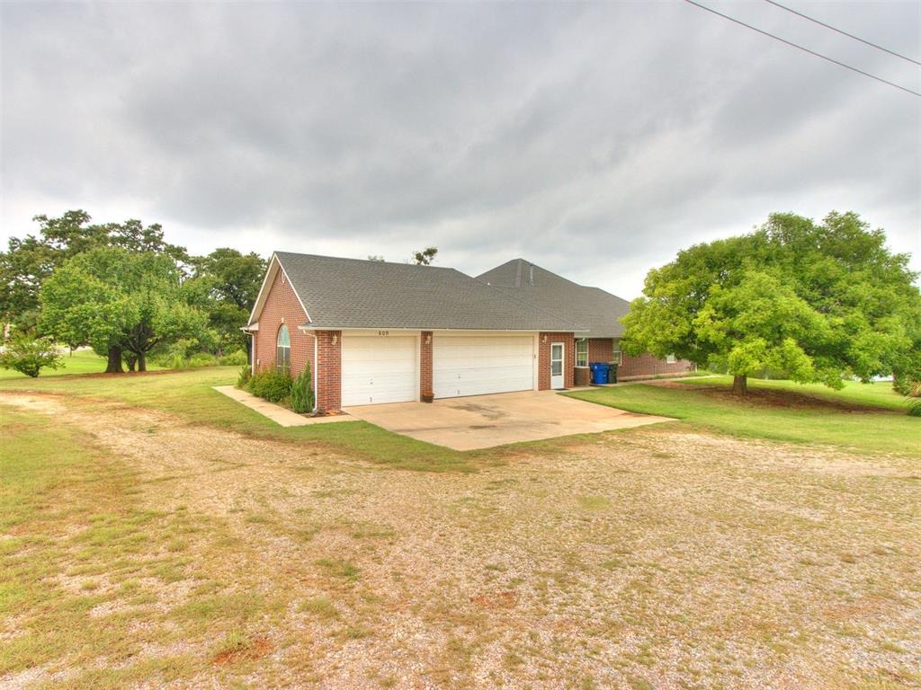 County Line Ave, Blanchard, OK 73010