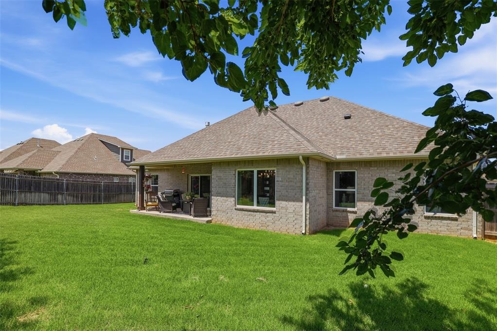 109th St, Yukon, OK 73099
