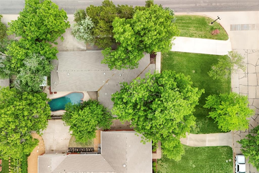 Tedford Way, Nichols Hills, OK 73116