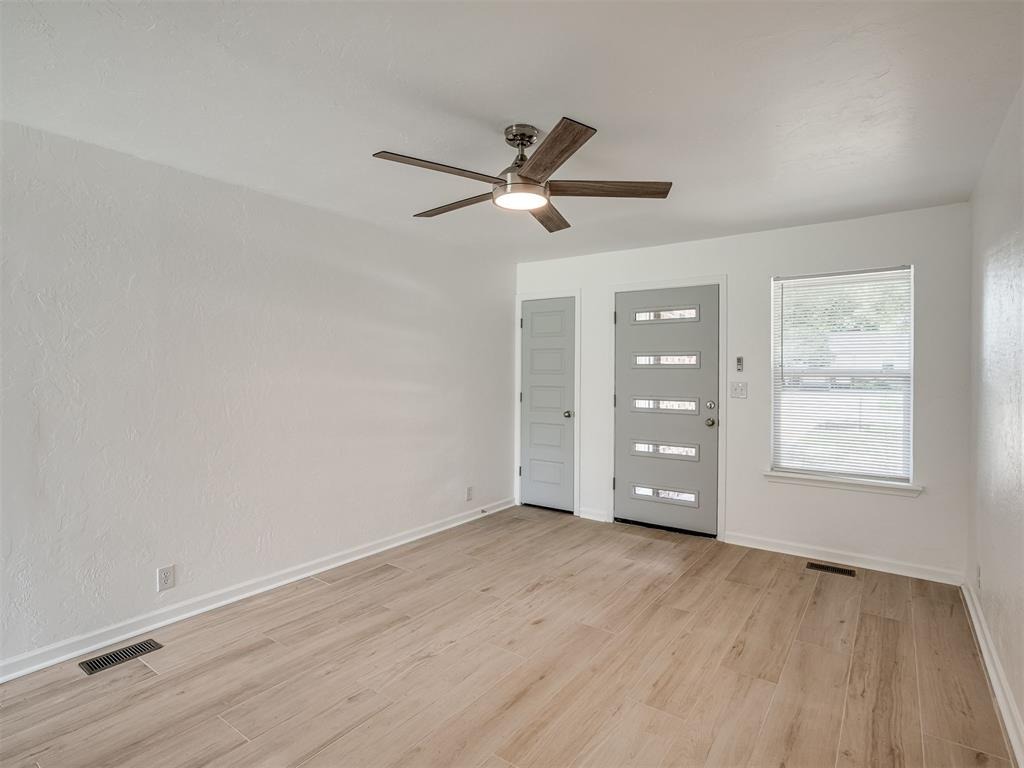 Wayne St, Edmond, OK 73003