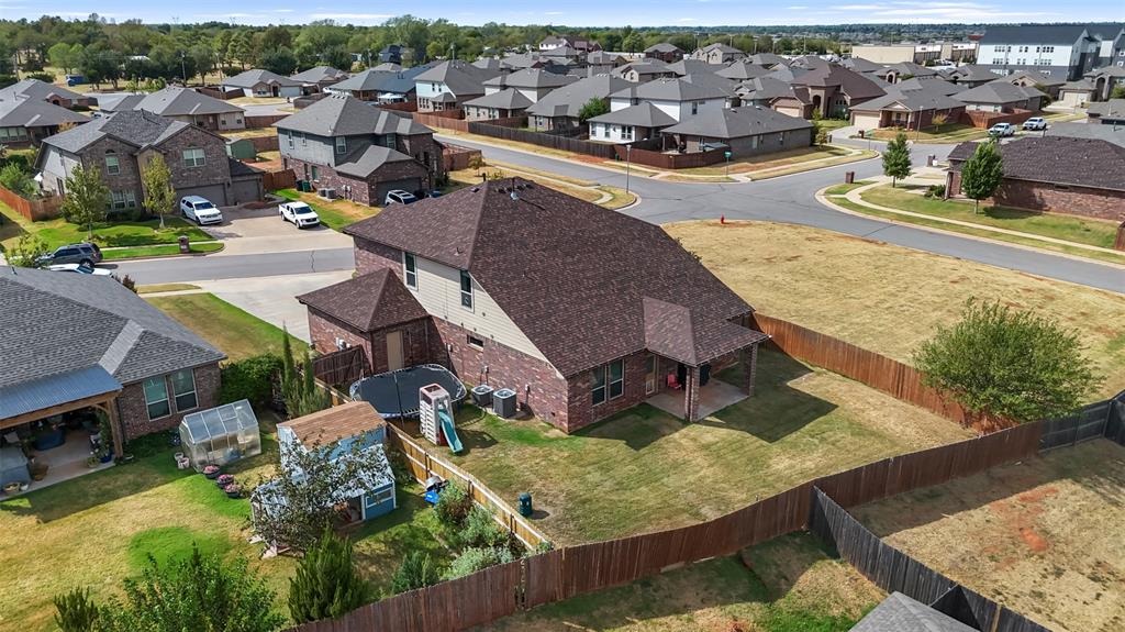 Sadie Dr, Yukon, OK 73099