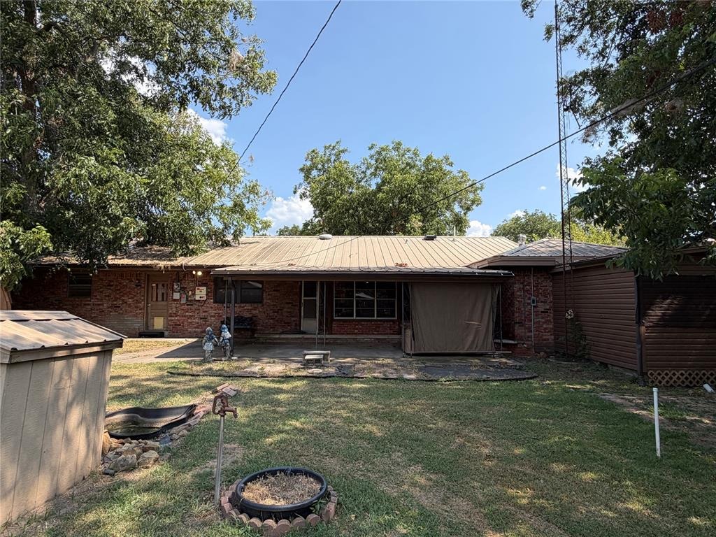 Burns St, Holdenville, OK 74848
