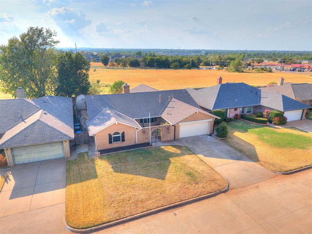 Ridgewood Dr, Midwest City, OK 73110