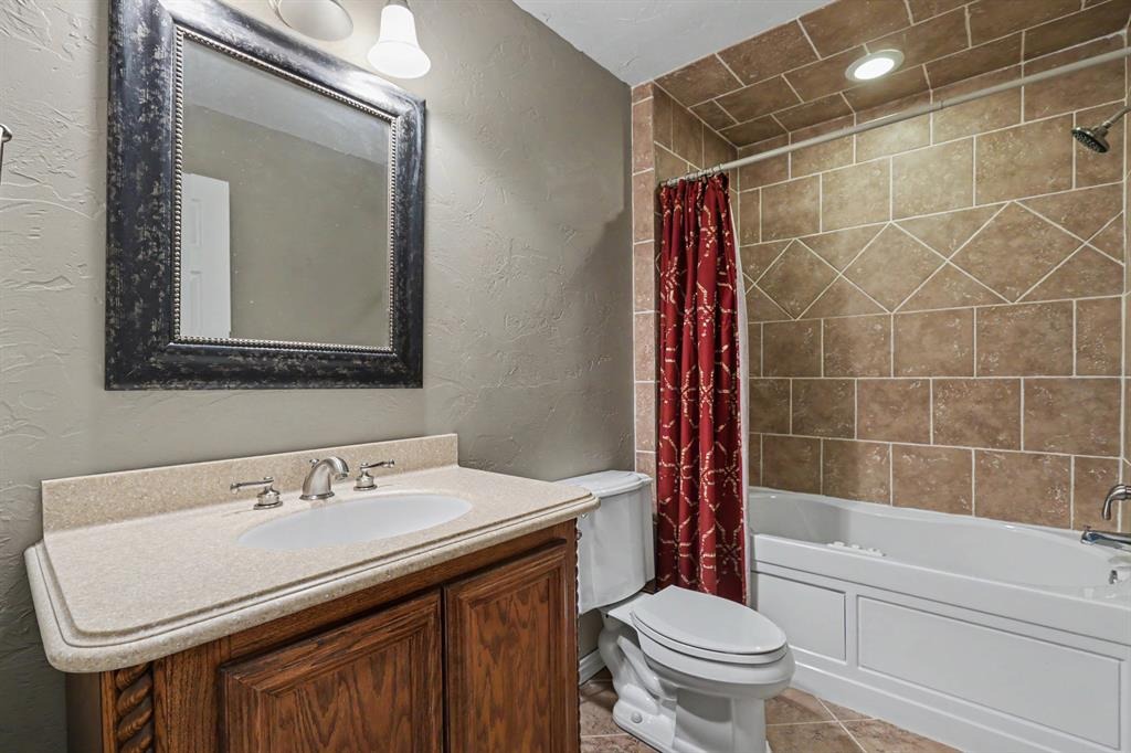 67th St, Warr Acres, OK 73132