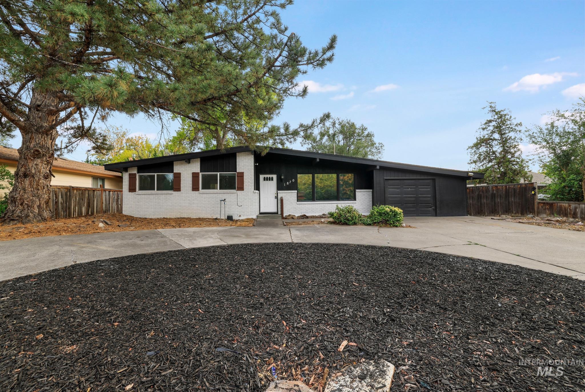 Falls Ave, Twin Falls, ID 83301