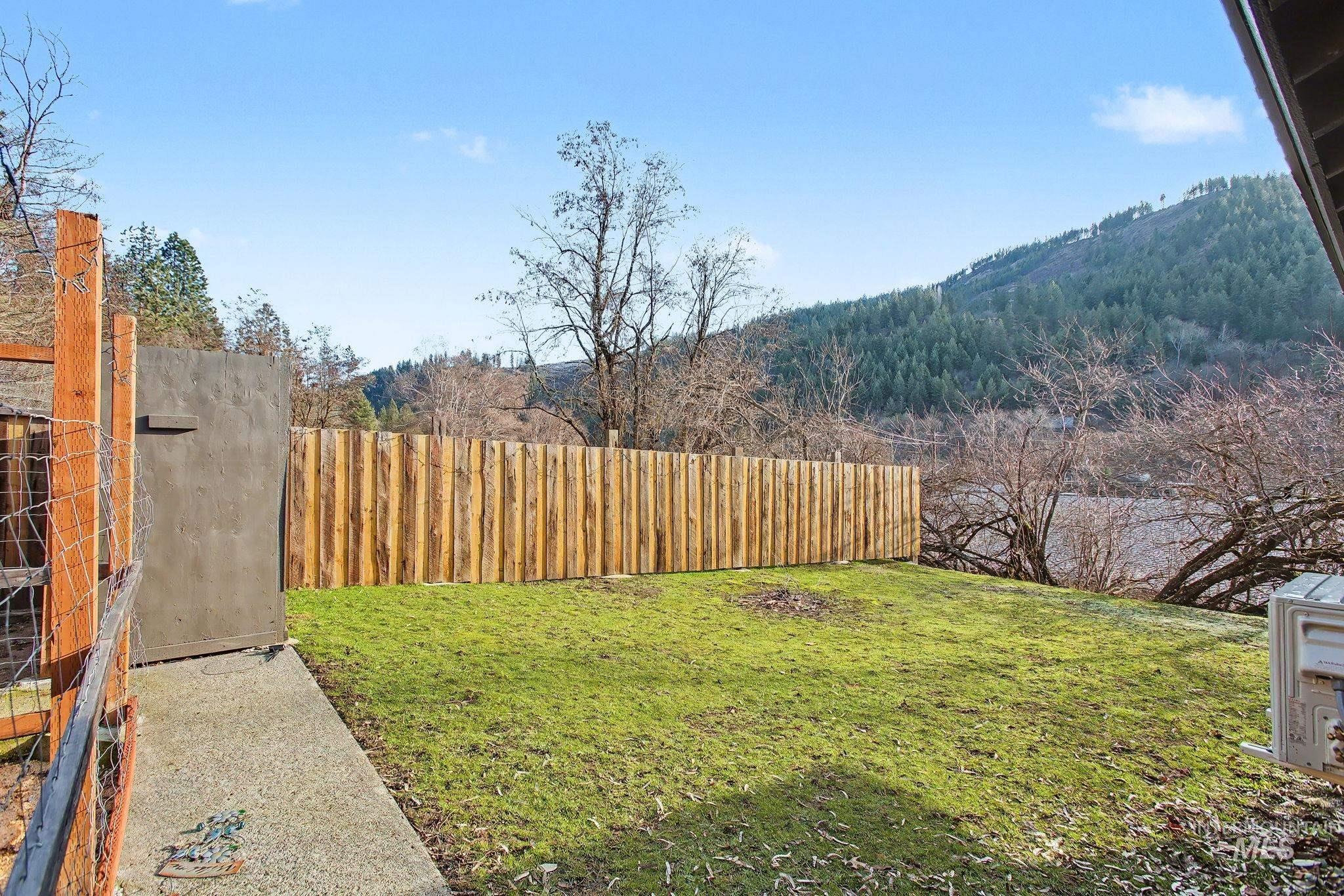 Elm St, Orofino, ID 83544