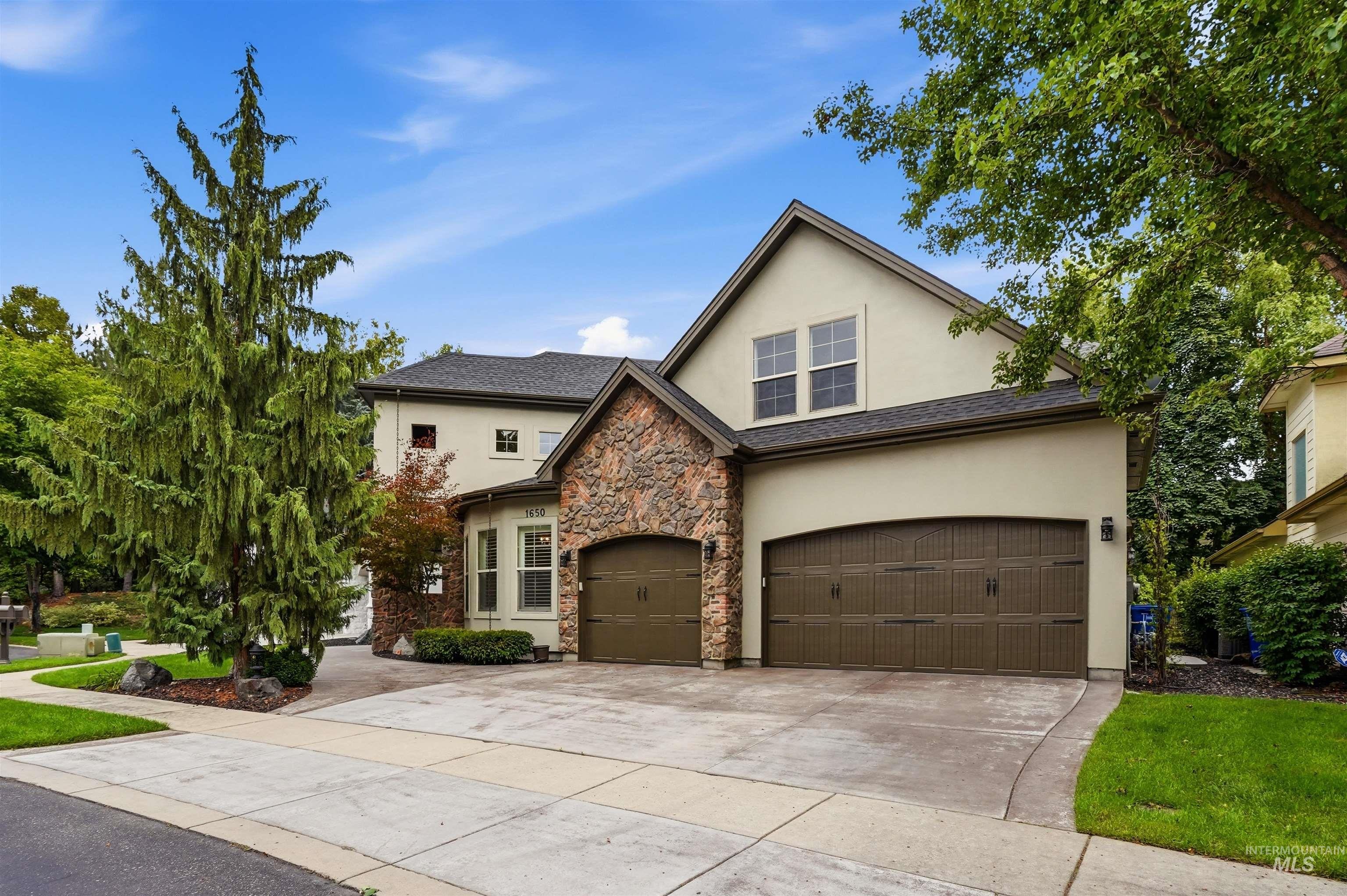 Stream Pointe Ln, Eagle, ID 83616