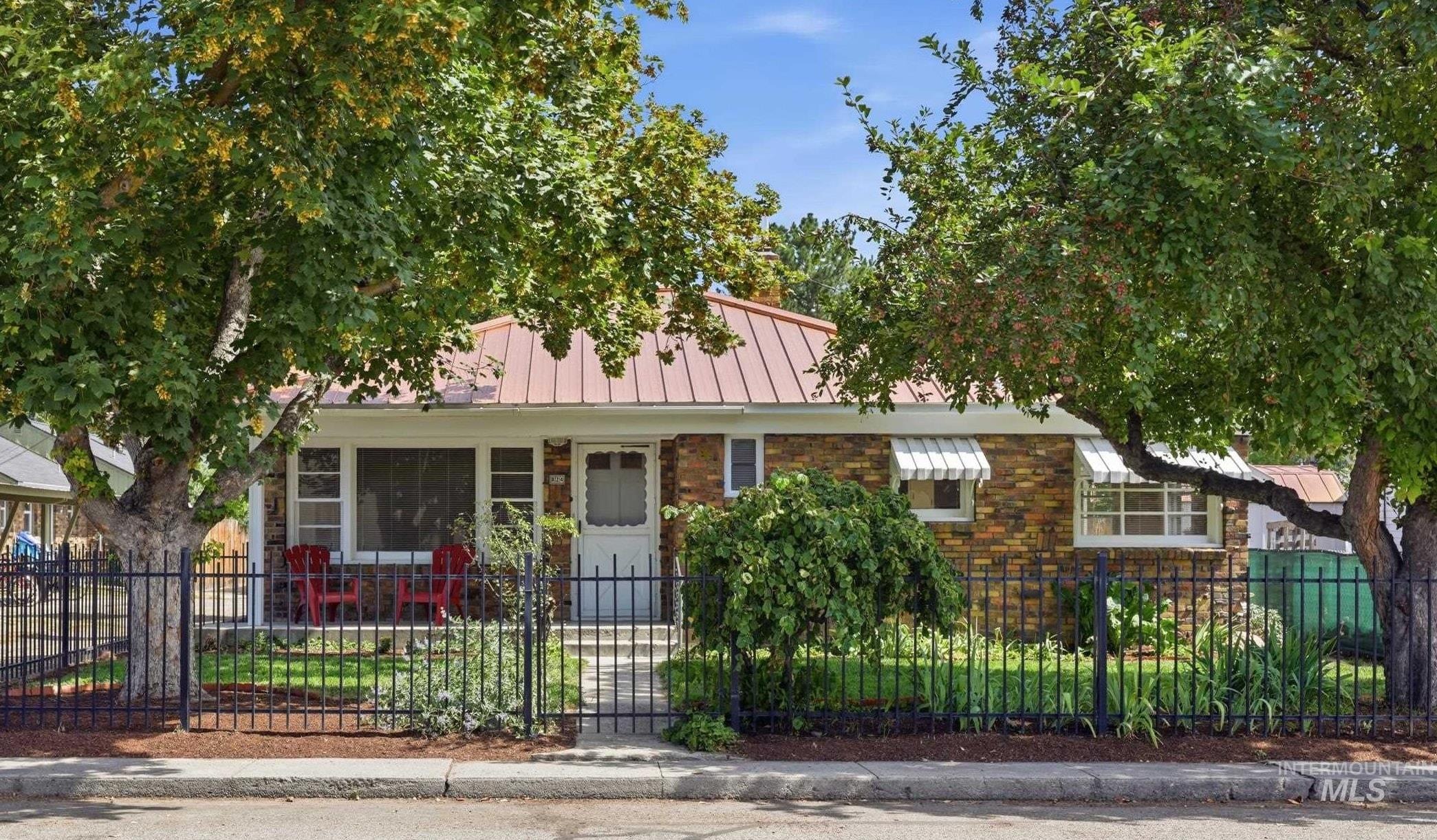Robert St, Boise, ID 83705