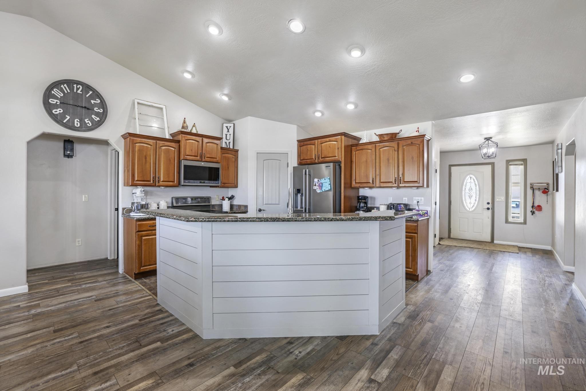 Pine St, Filer, ID 83328 #1