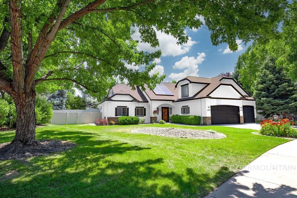 Clearpoint Way, Eagle, ID 83616