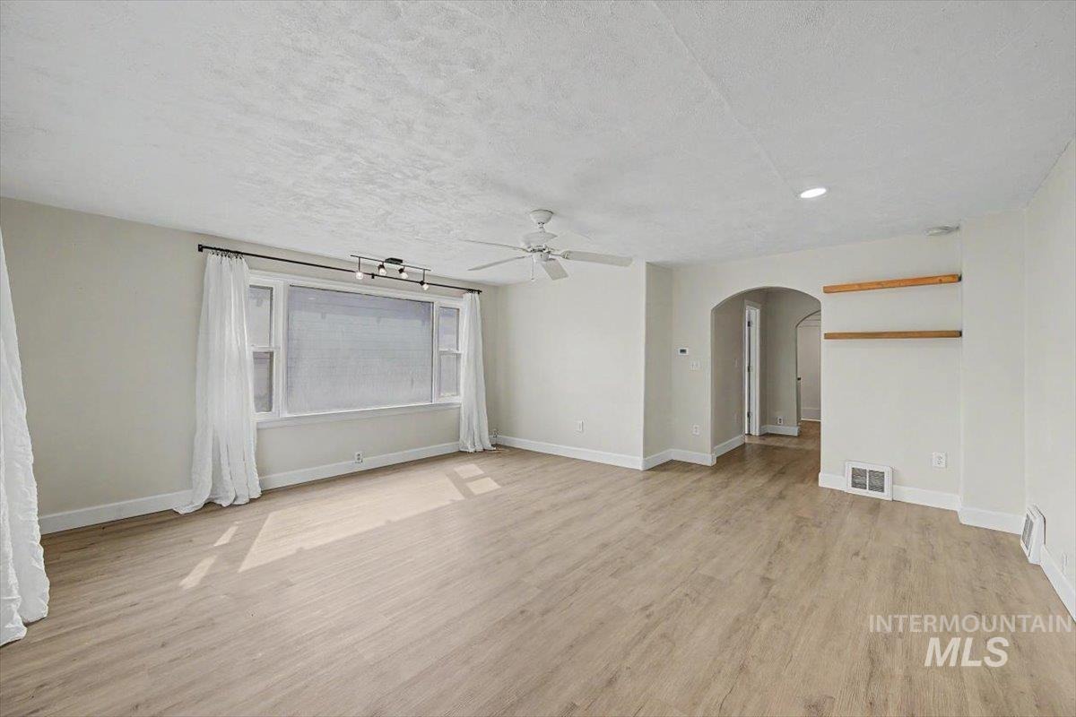 Shoshone Ave, Nampa, ID 83651