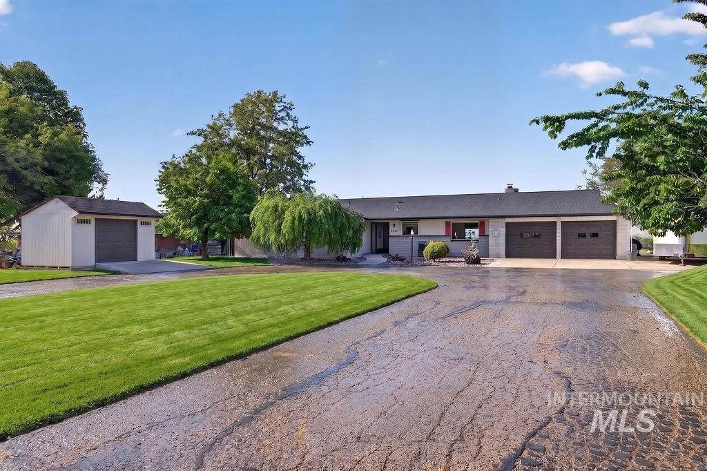 Chinden Blvd, Eagle, ID 83616