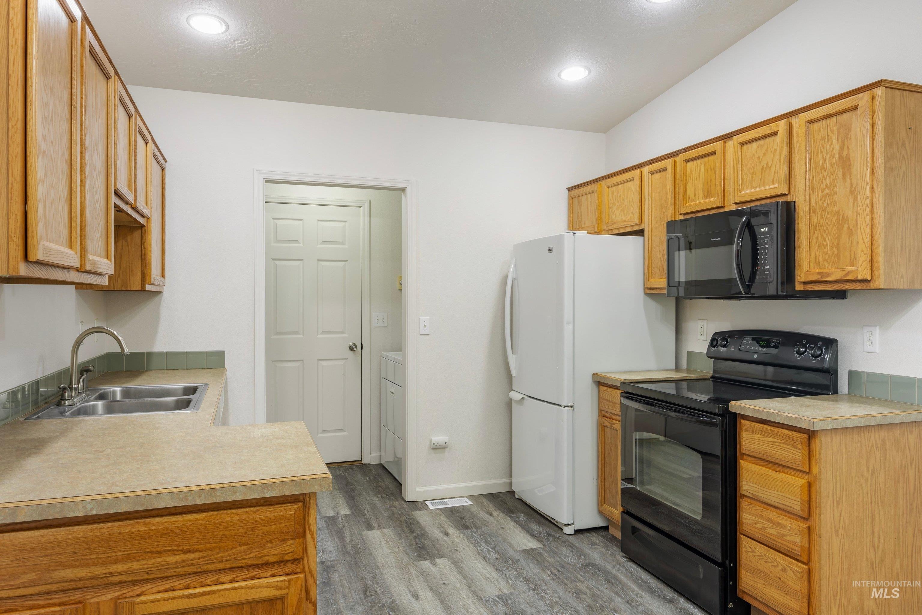 Maine Ave, Nampa, ID 83686 #1