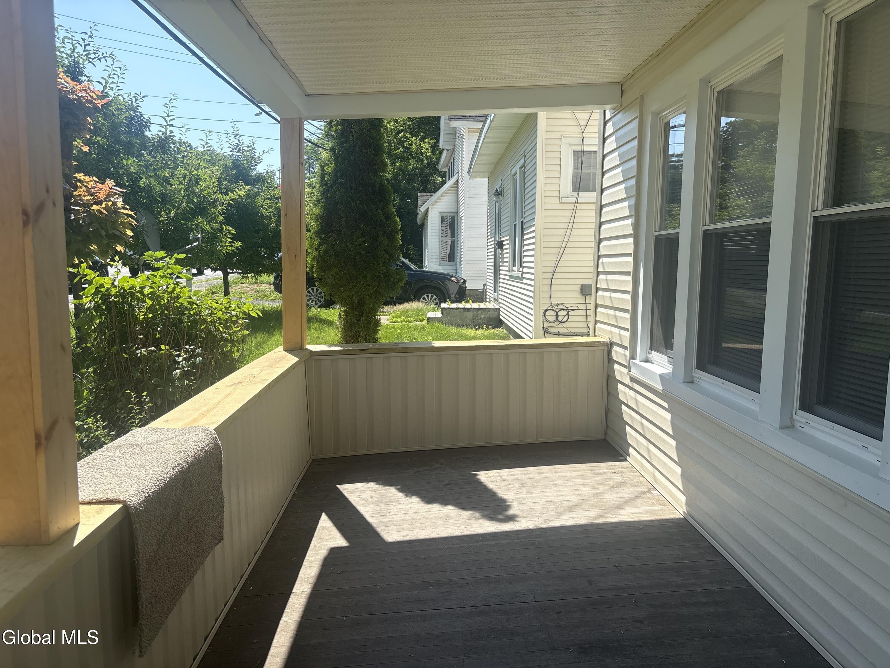 Kenwood Ave, Delmar, NY 12054