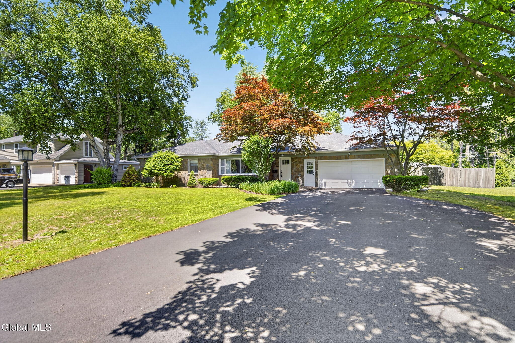 Willo Ln, Albany, NY 12211