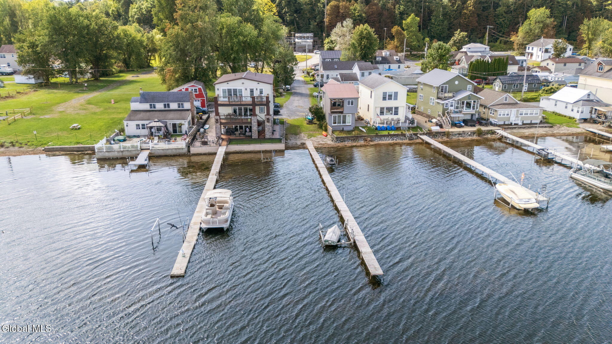 7th St, Saratoga Springs, NY 12866