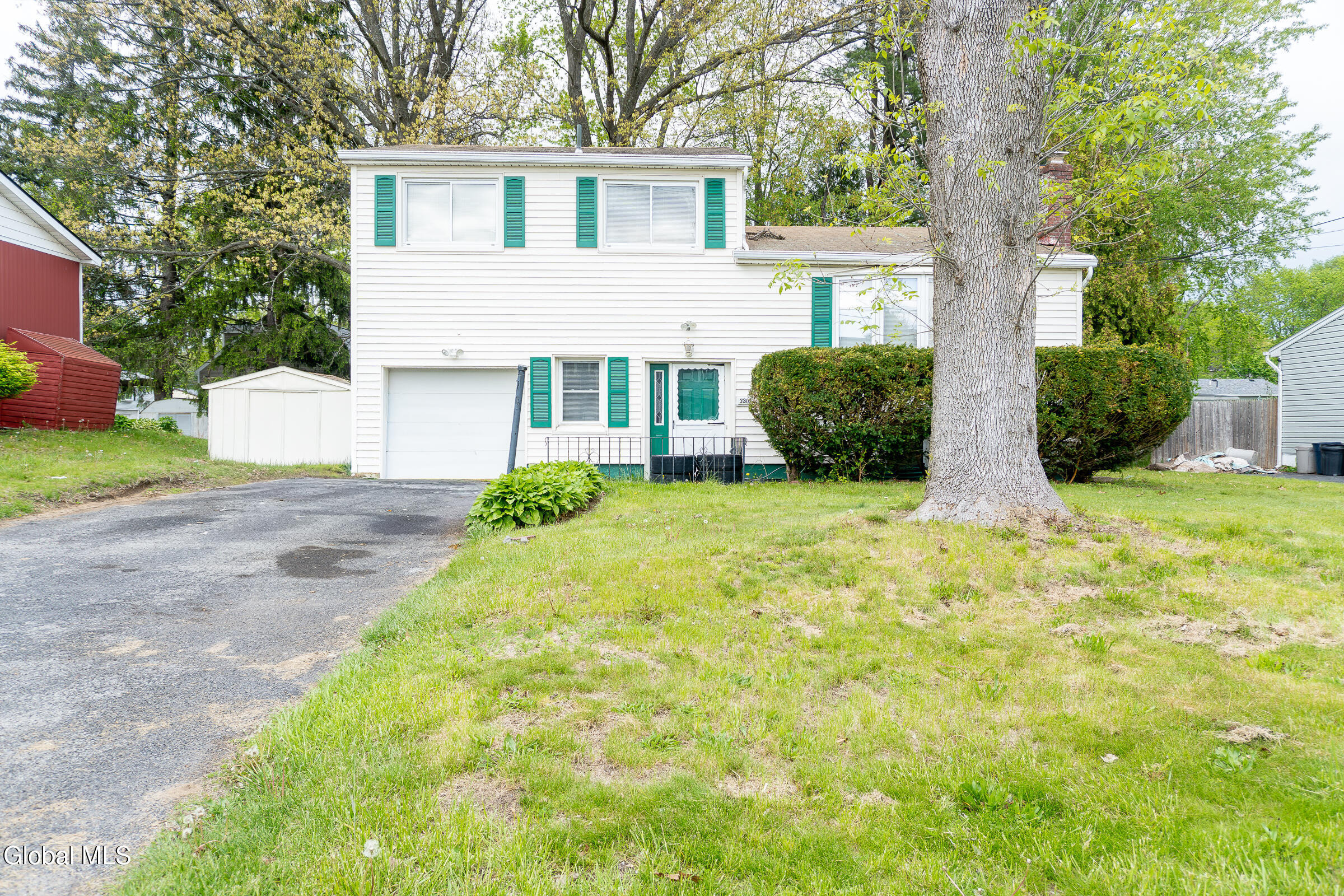Woodlawn Ave, Schenectady, NY 12304