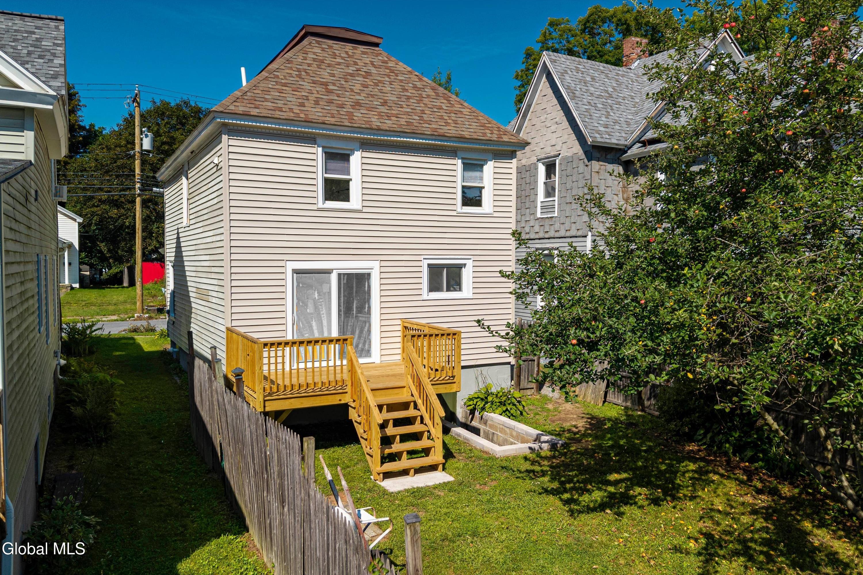 Oak St, Hudson Falls, NY 12839