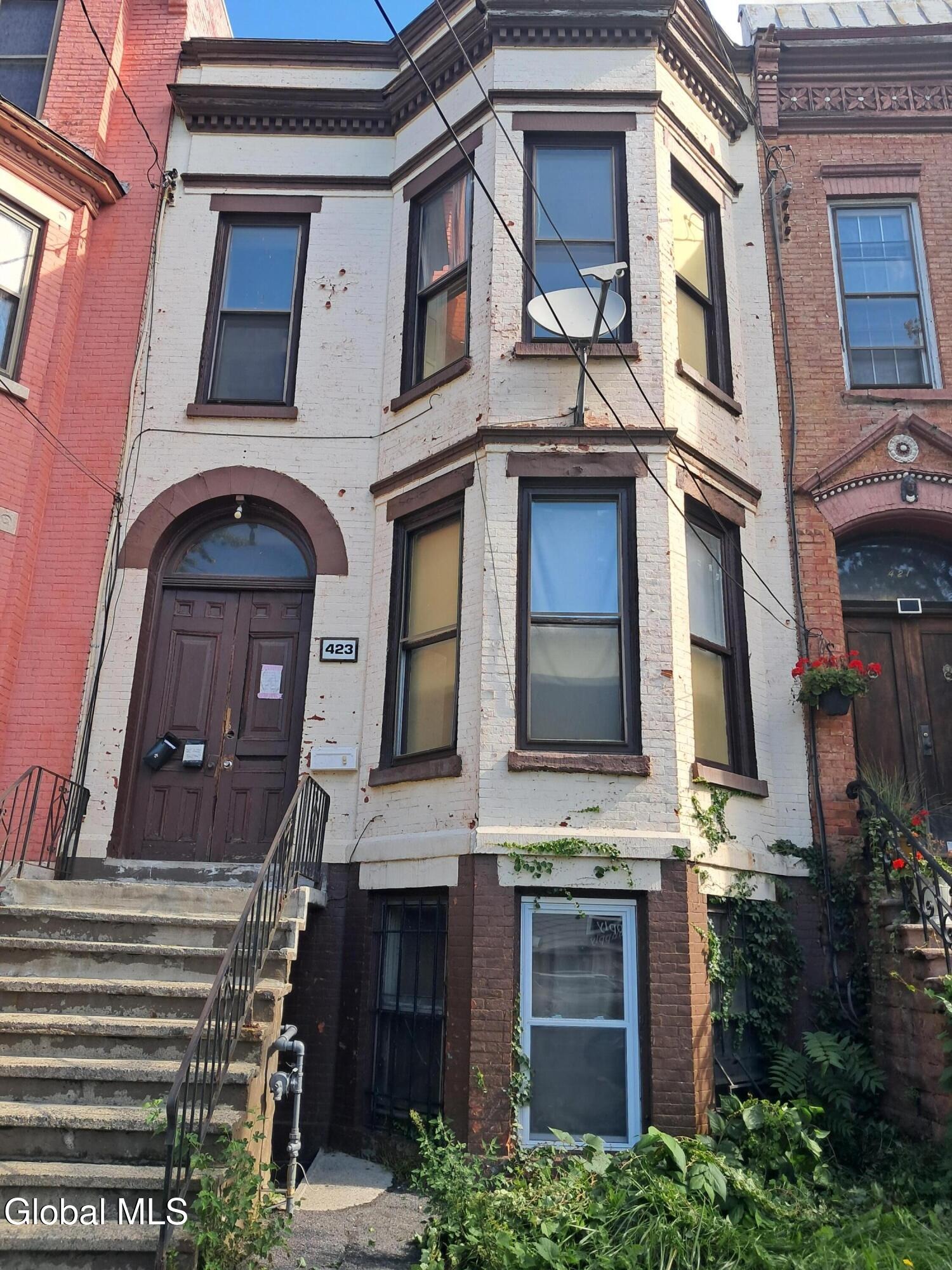 Clinton Ave, Albany, NY 12206