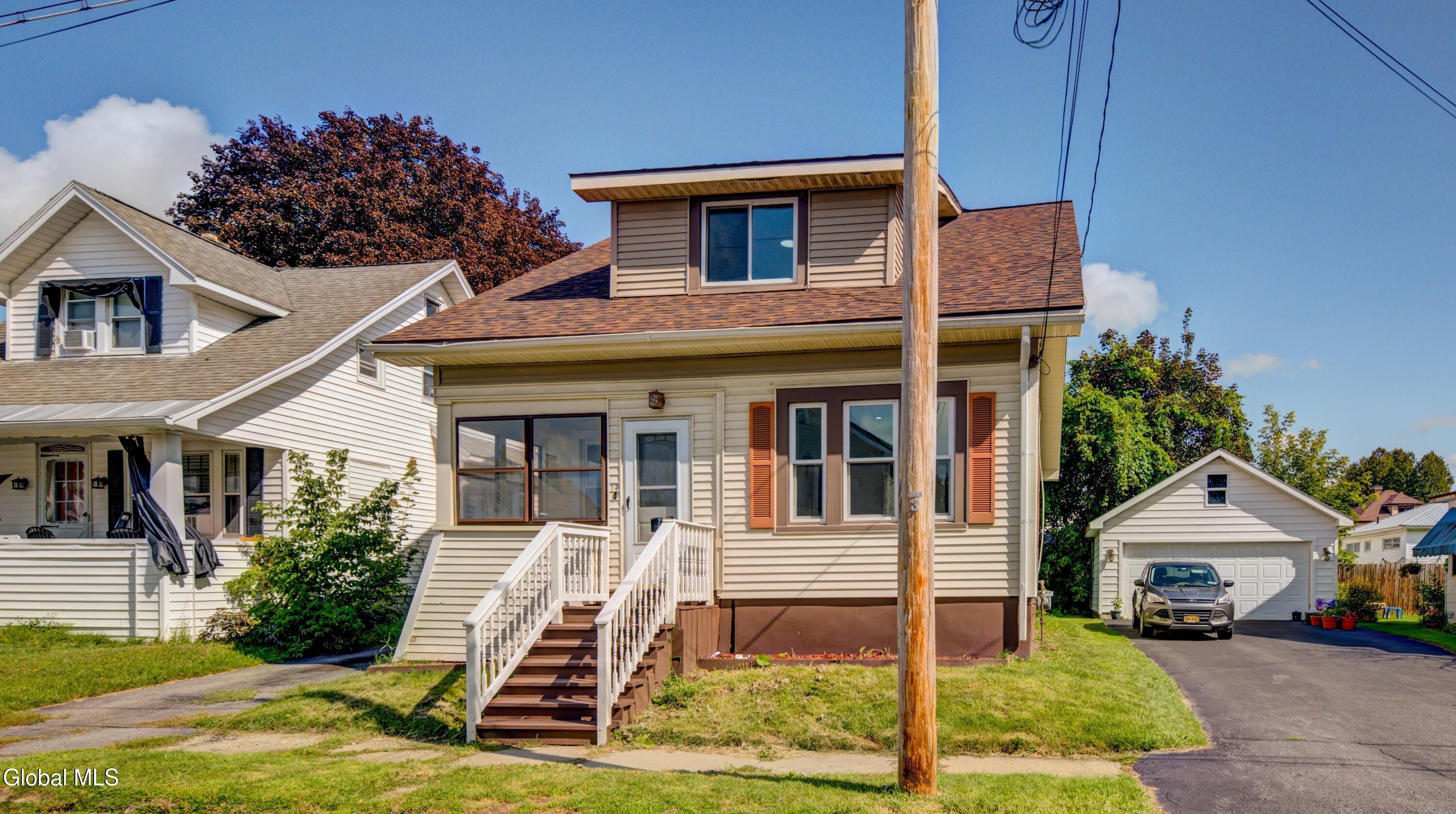 Crescent Ave, Amsterdam, NY 12010