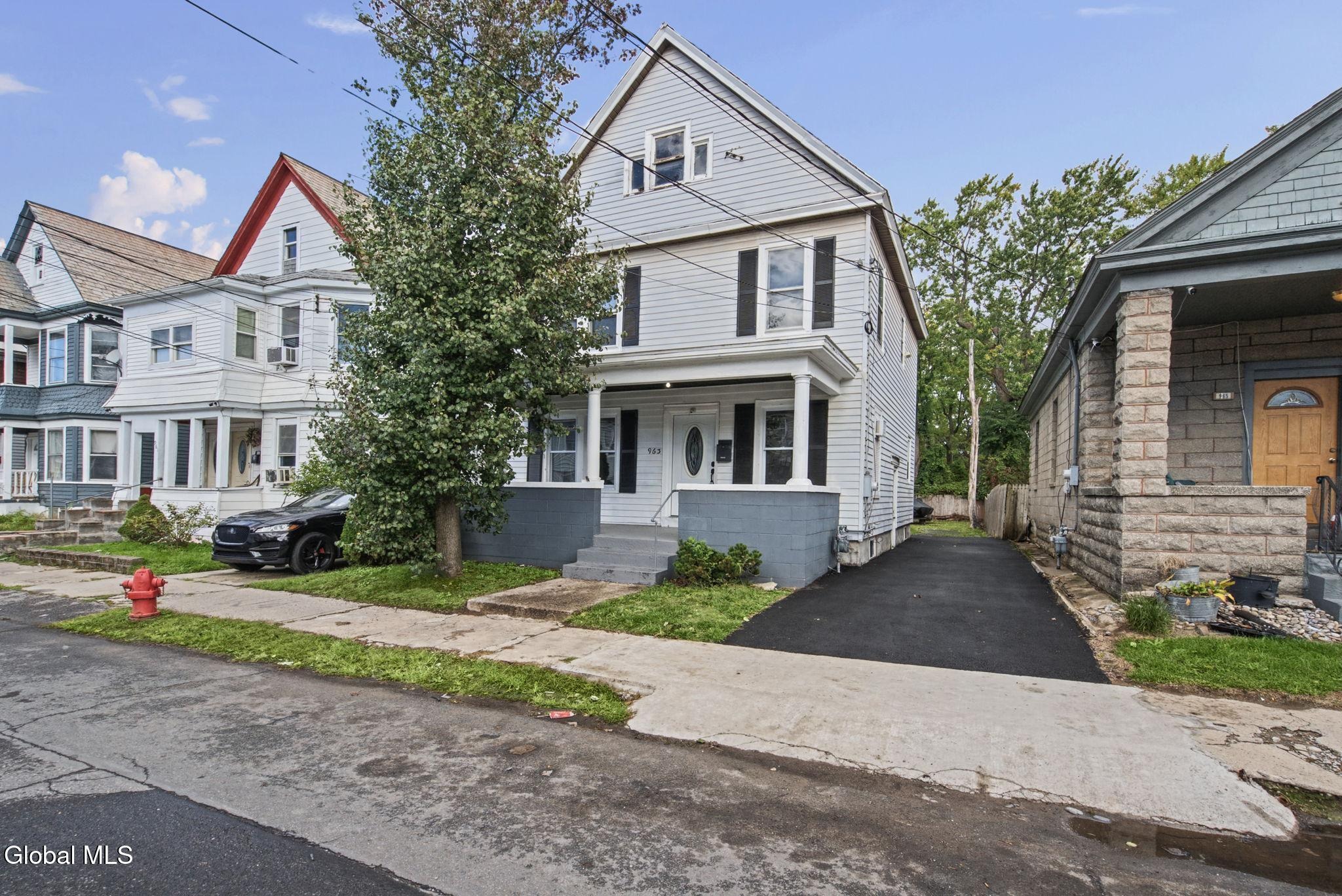 Maple Ave, Schenectady, NY 12307