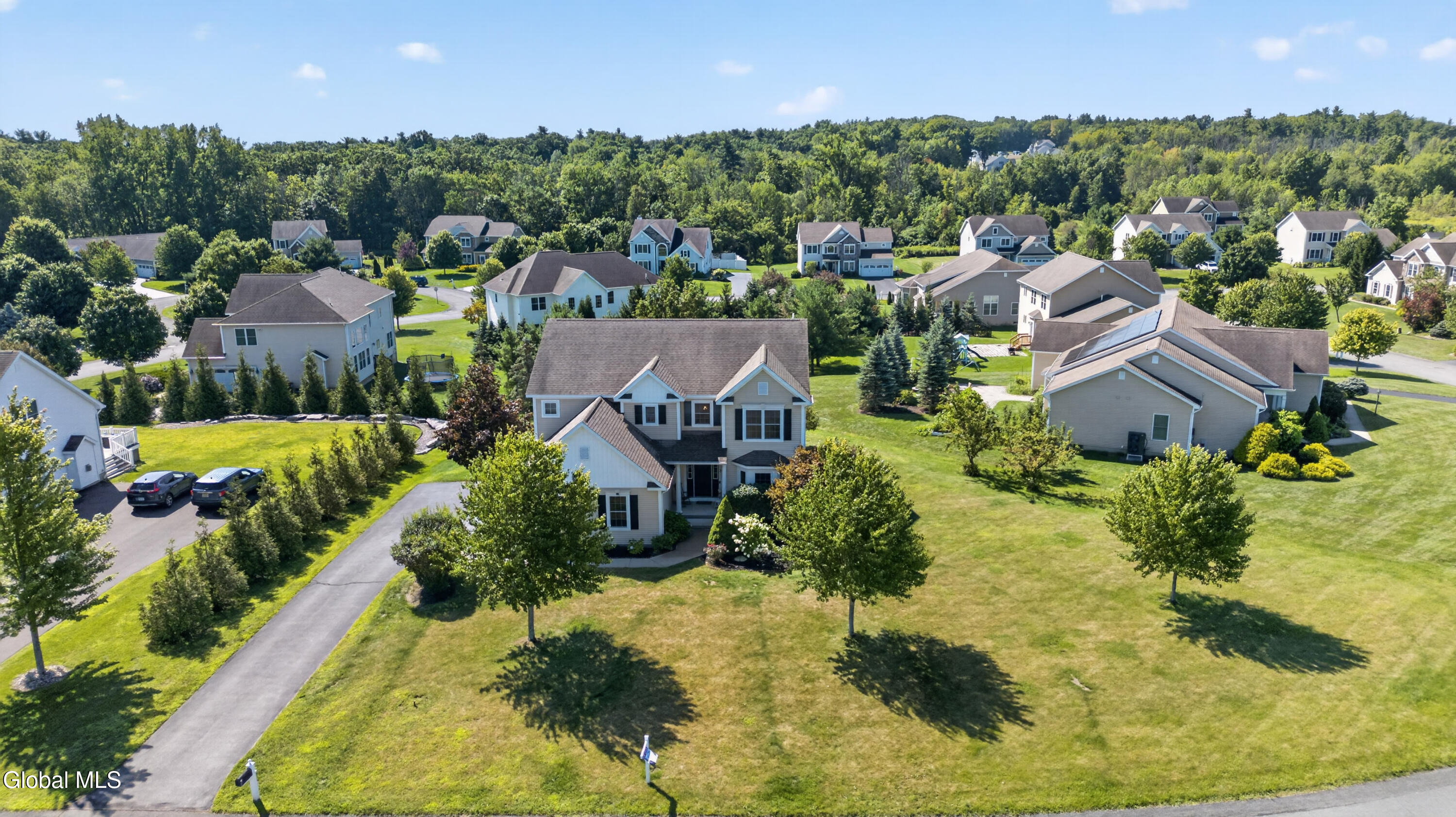 Skybrook Cir, Clifton Park, NY 12065