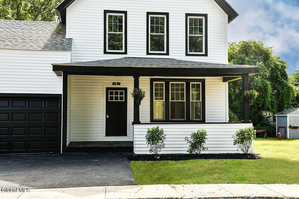8th St, Rensselaer, NY 12144