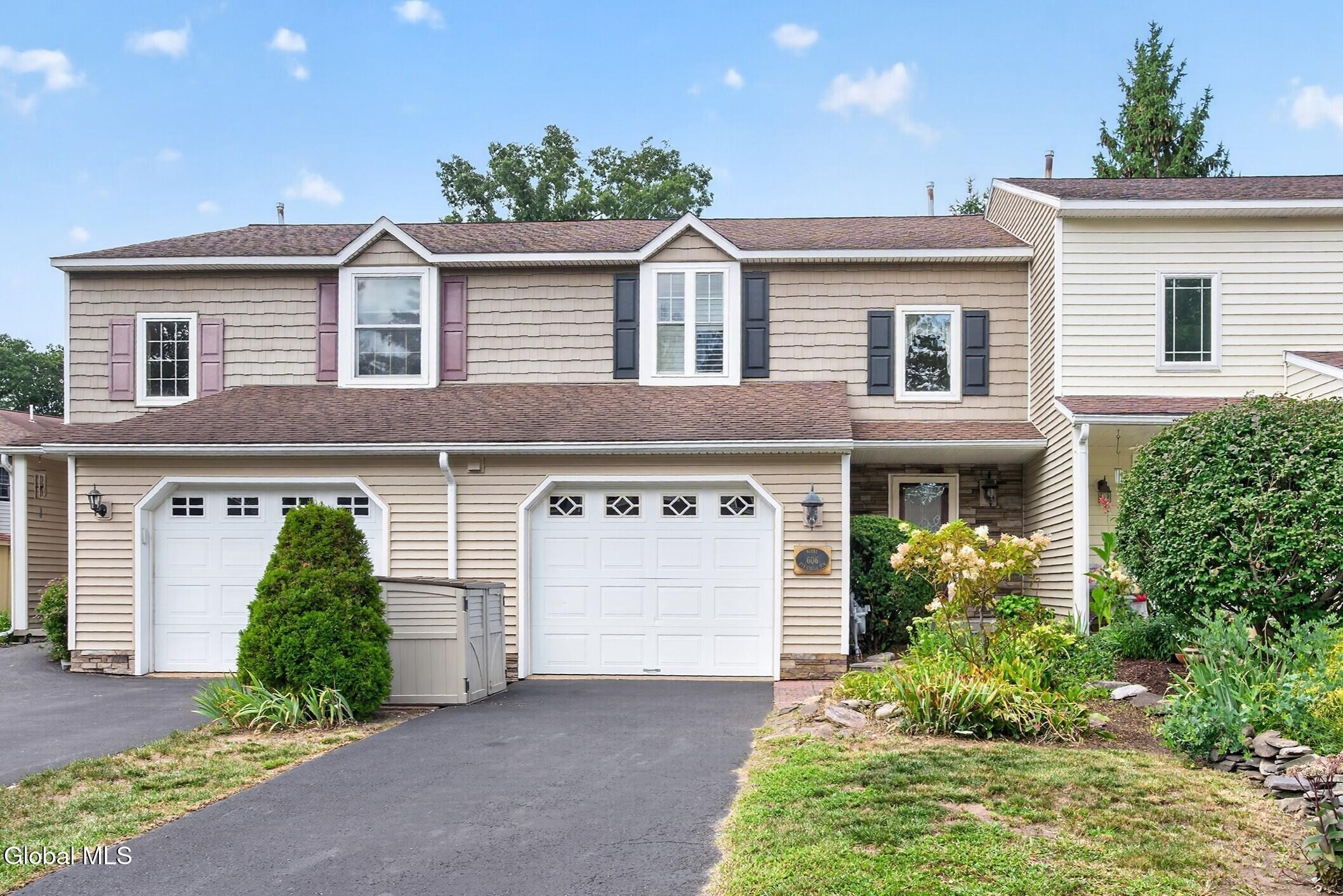 Elk Cir, Ballston Spa, NY 12020