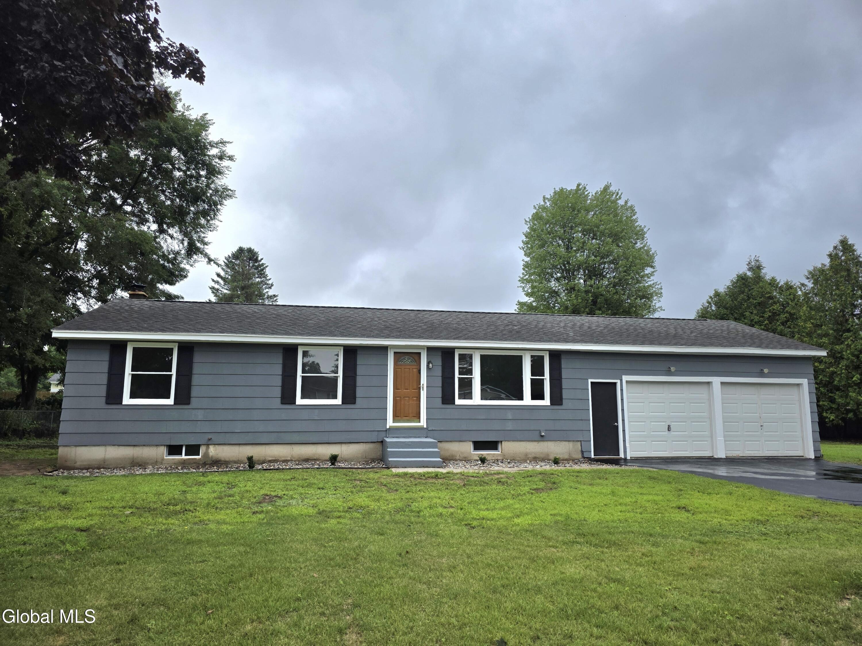 New Britain Dr, Gansevoort, NY 12831