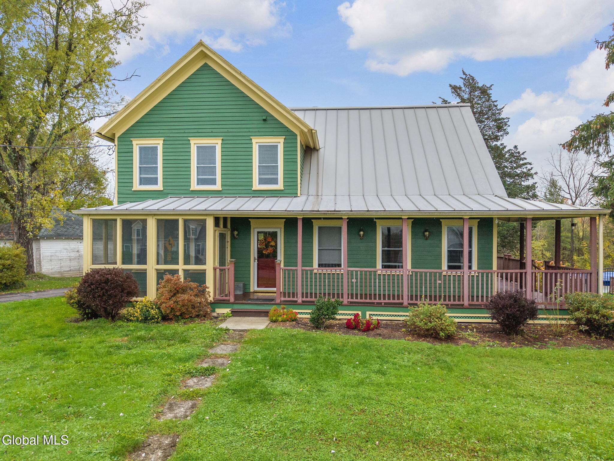 Hill St, Hudson, NY 12534