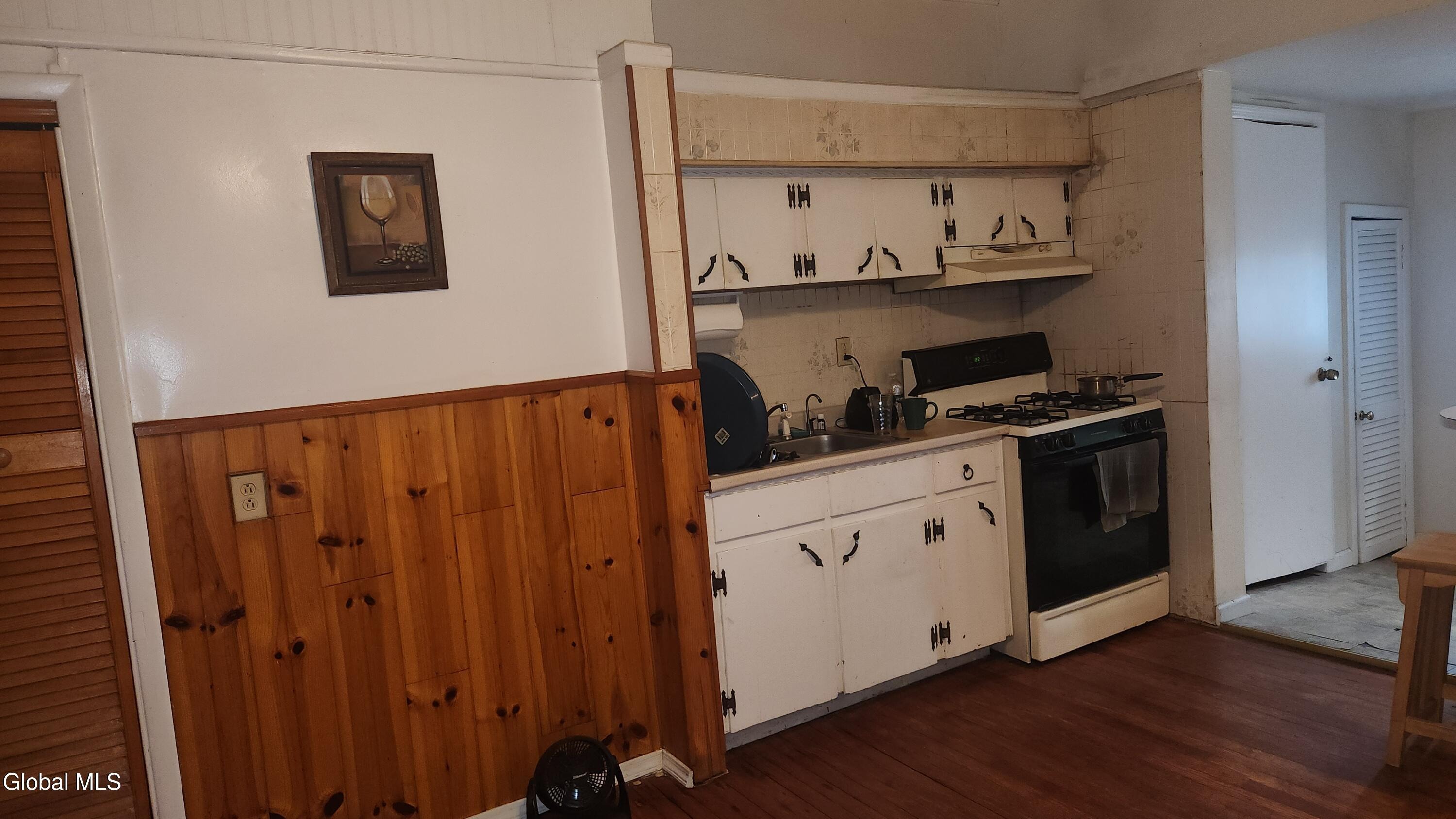 Delaware Ave, Albany, NY 12209 #1