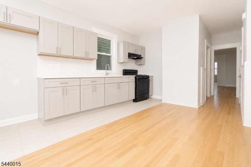 Isabella Ave, Newark, NJ 07106 #1