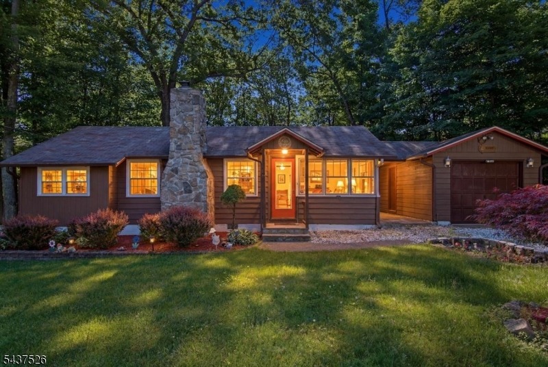 Birch Rd, Highland Lakes, NJ 07422