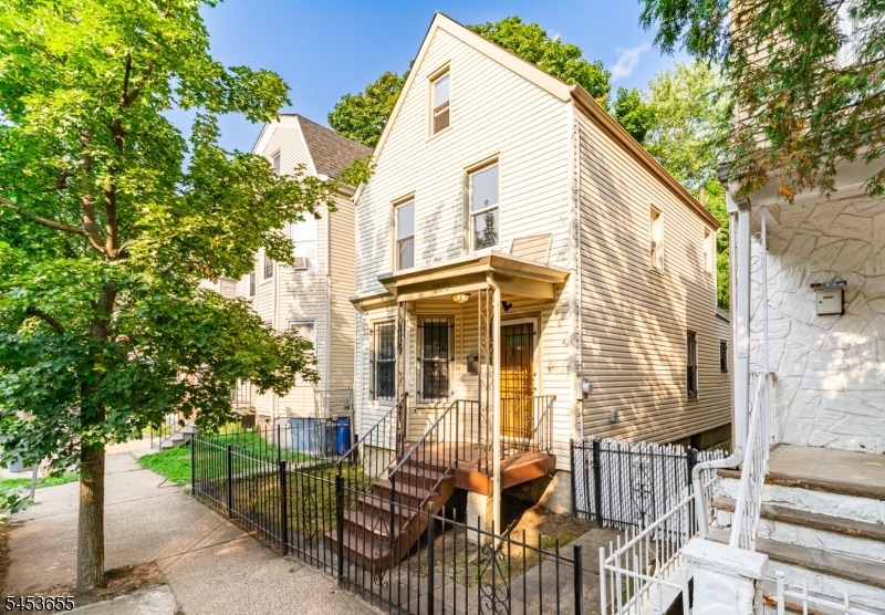 15th St, Newark, NJ 07108
