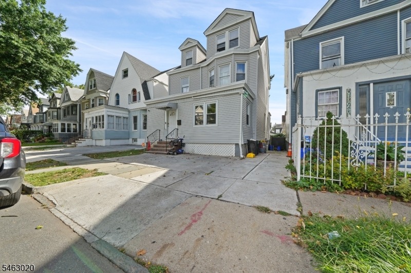 Greenwood Ave, East Orange, NJ 07017