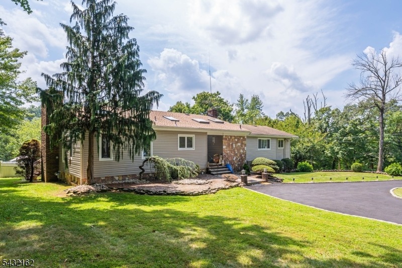 Horseshoe Rd, Berkeley Heights, NJ 07922