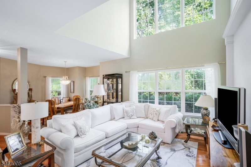 Grandview Ct, Whippany, NJ 07981