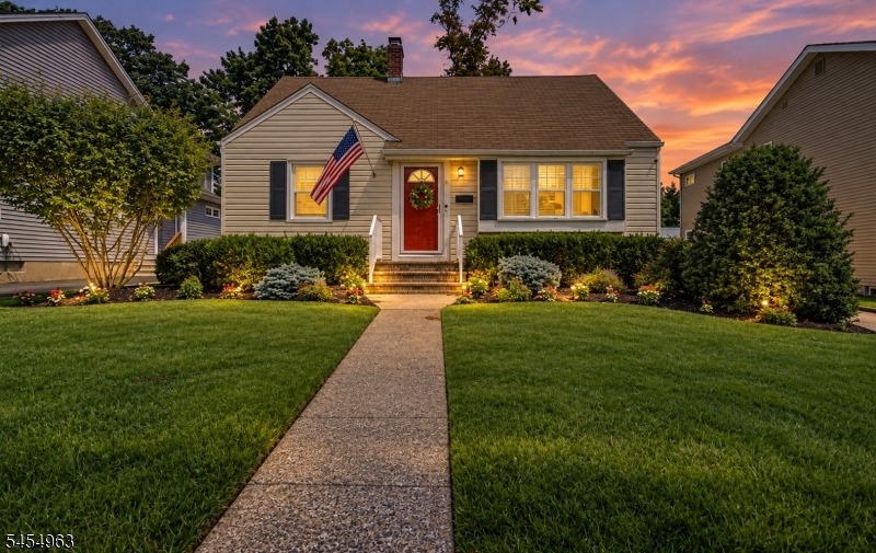 Lynwood Rd, Verona, NJ 07044
