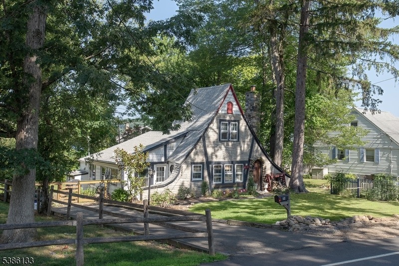 Shore Trl, Sparta, NJ 07871