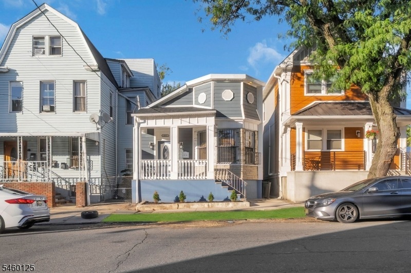 14th Ave, Irvington, NJ 07111
